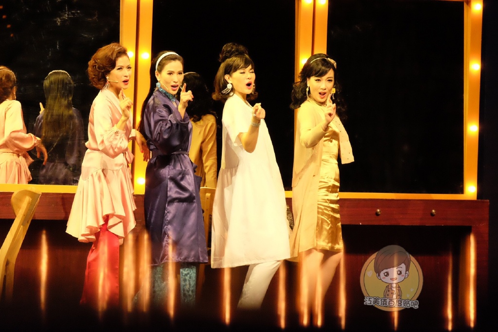 show-100.jpg